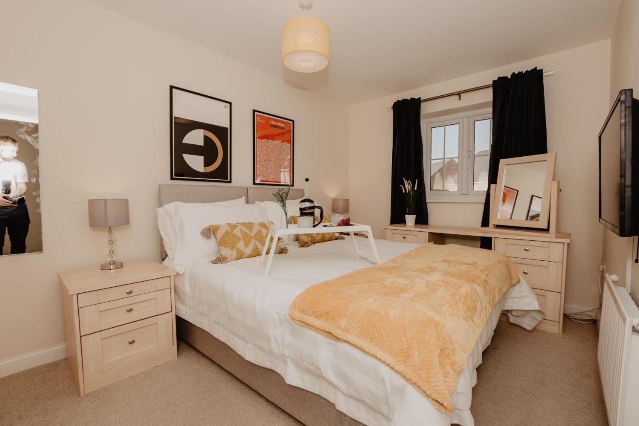 Coyle House, 3 Bed,Corby, Super Kings Or Twins, Driveway, Free Wi-Fi, Corporates Welcome Exterior foto